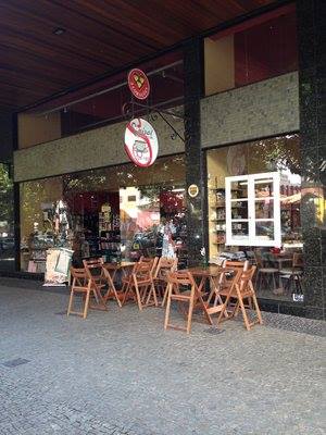 Cafeteria e livraria no Santa Efignia