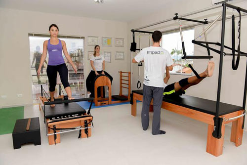 Aulas de Pilates.